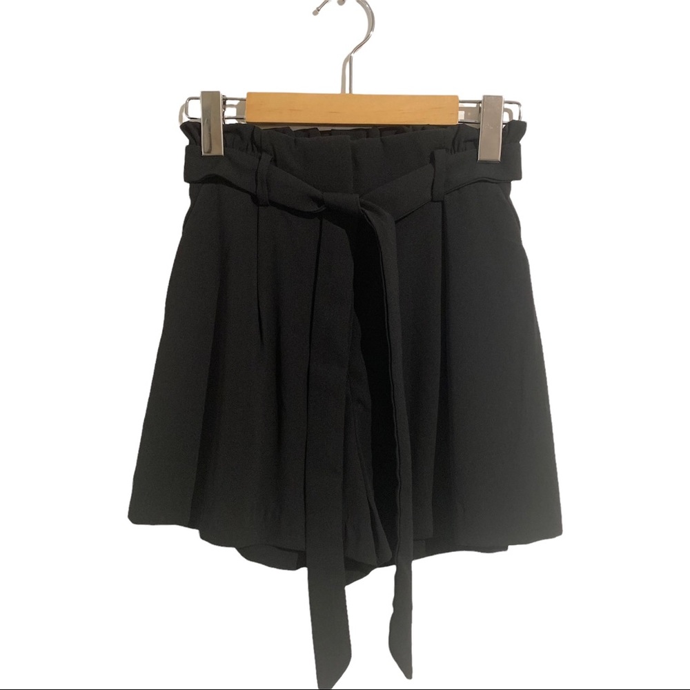 H&M Paper Bag Shorts NWOT